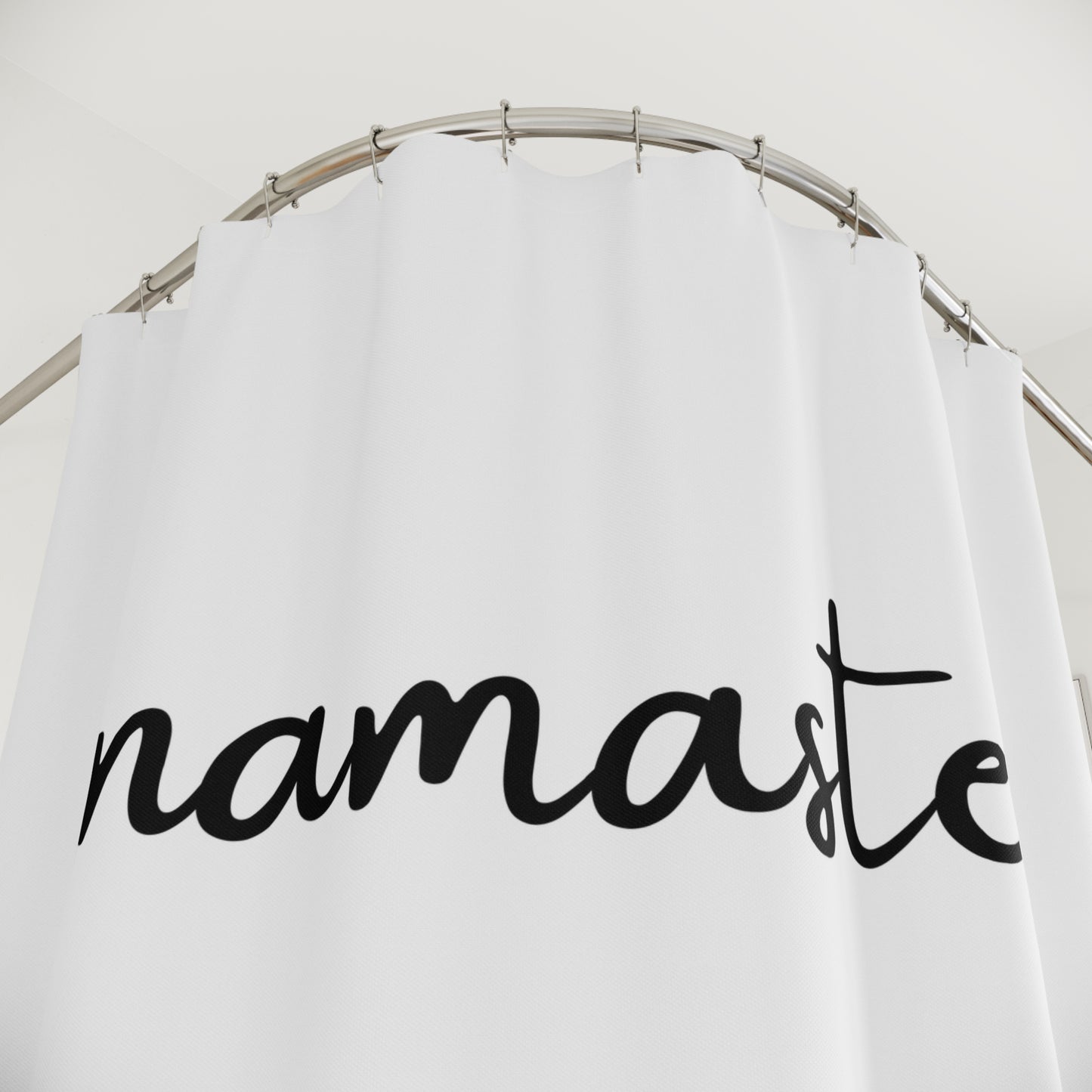 NAMASTE SPRUCH SCHRIFTZUG • Hochwertiger, Schöner Duschvorhang 180x200 cm Weiss