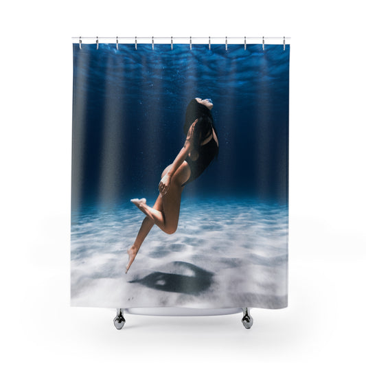 SCHÖNE FRAU UNTERWASSER Urlaubsmotiv • Hochwertiger, Schöner Duschvorhang 180x200 cm Weiss