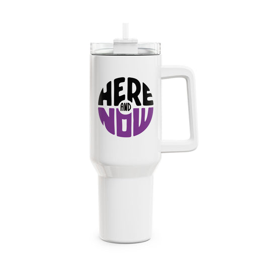 HERE AND NOW - ACHTSAMKEITS SPRUCH YOGAKATZEN BUDDHA FIGUR MEDITATION TIERYOGA • Tumbler mit Henkel & Strohhalm • XXL Reisebecher 1,2L - YOGA SANTA