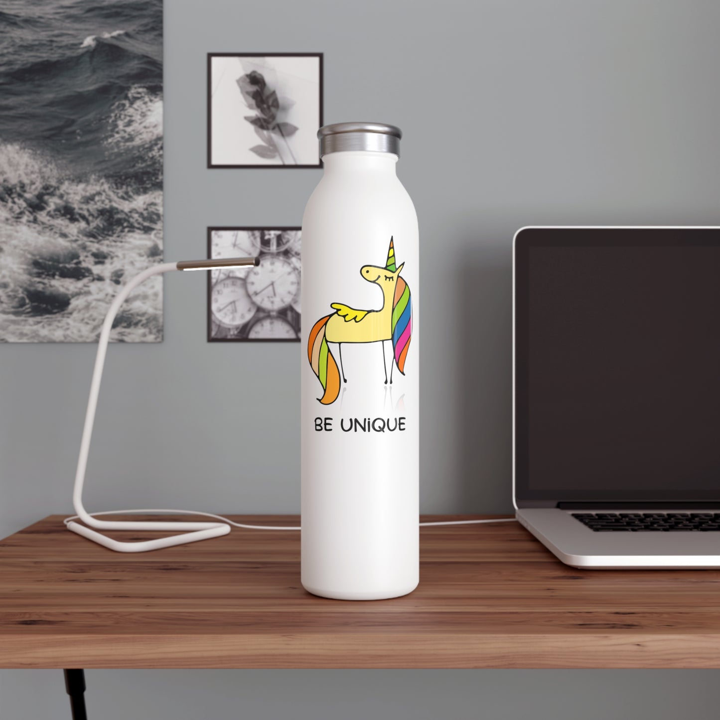 BE UNIQUE • EINHORN MOTIV NIEDLICH SÜßER COMIC • Edelstahl Thermosflasche SLIM • 600 ml