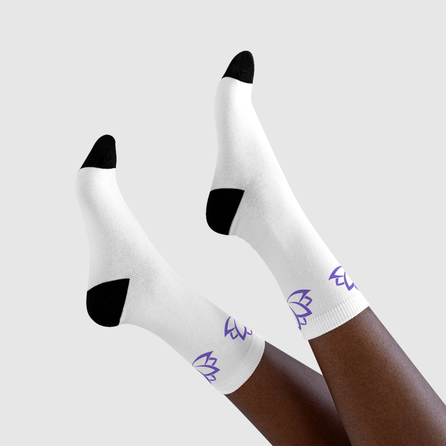 LOTUSBLÜTE BLUME LILA ZEICHNUNG MINIMALISTISCH • Edle Blume • Crew Socken Weiß mit Motiv