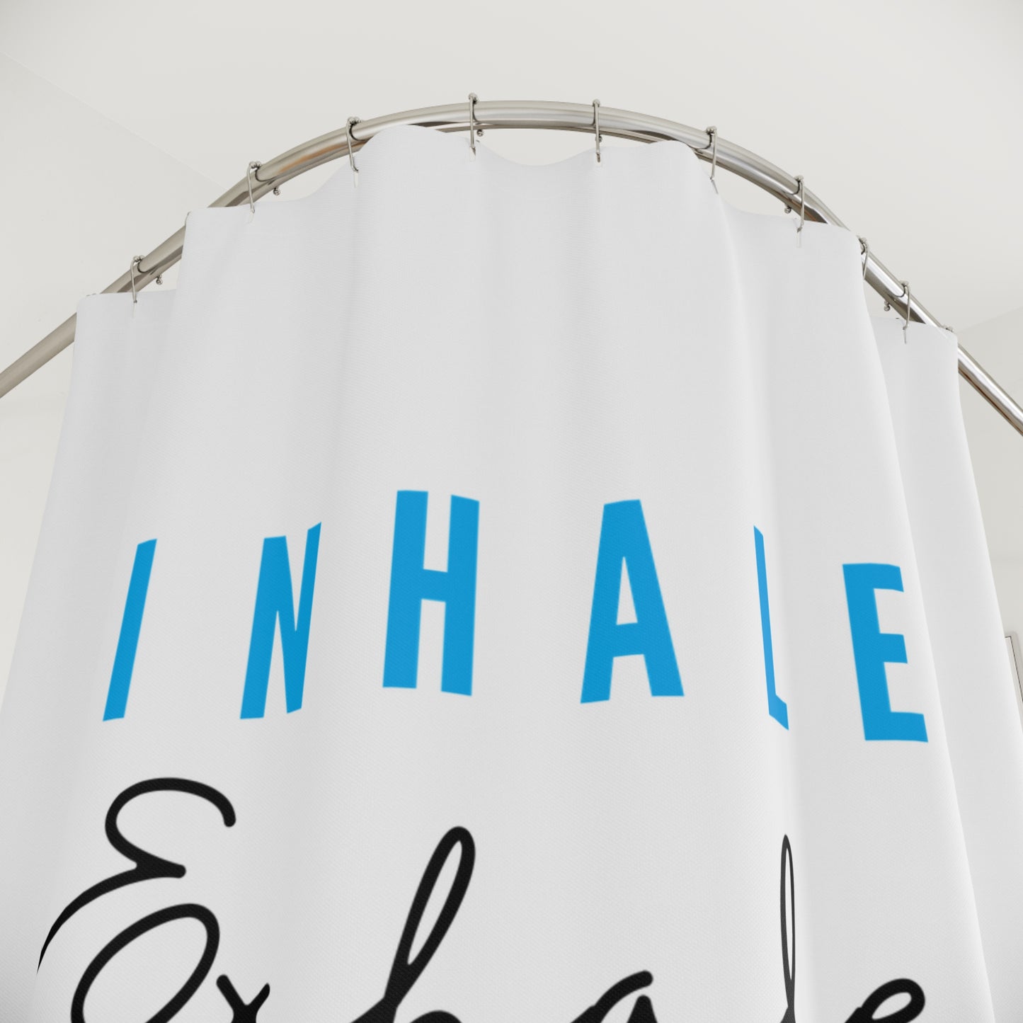 INHALE EXHALE - YOGA ATEMMEDITATION • Hochwertiger, Schöner Duschvorhang 180x200 cm Weiss