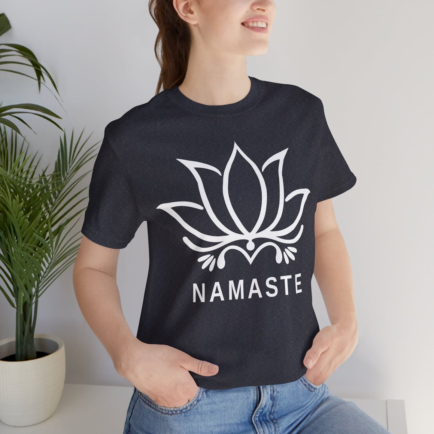 NAMASTE LOTUSBLUME PRINT • MINIMALISTISCHE BLUMENZEICHNUNG • Yoga Buddhismus Hinduismus Sanskrit T-shirt Damen & Herren • Baumwolle 🌿