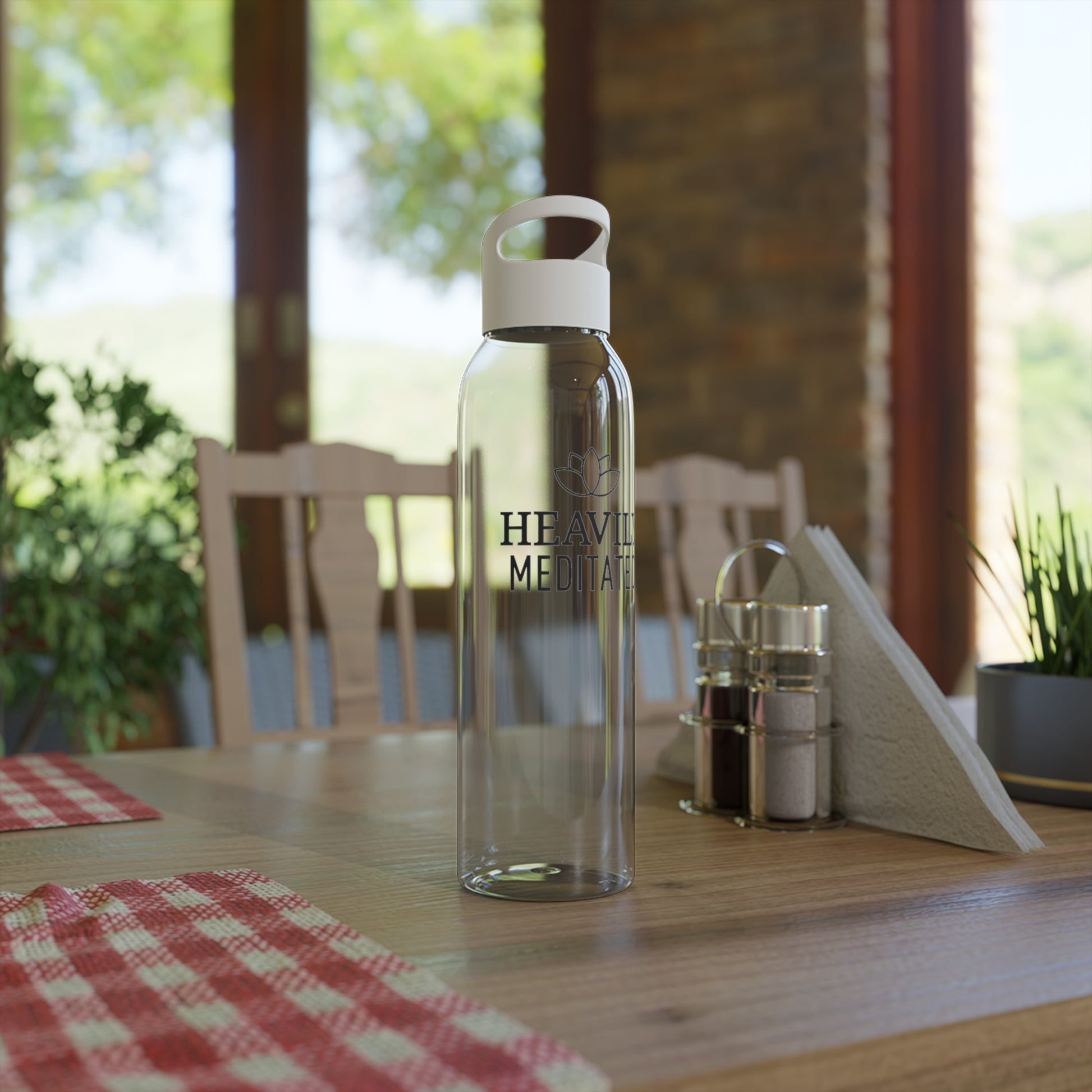 HEAVILY MEDITATED • YOGA MEDITATION SPRUCH LOTUSBLÜTE BLUME • Wasserflasche Sky 650 ml - YOGA SANTA