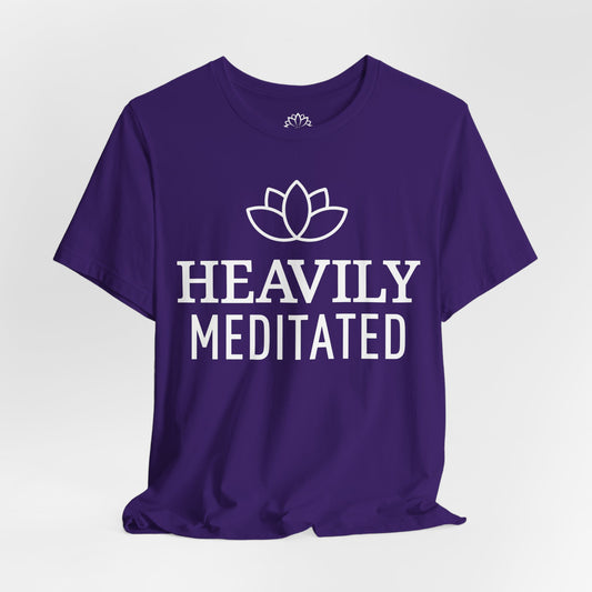 HEAVILY MEDITATED • Lotusblumen Print, Meditations Spruch Yoga Entspannungs T-shirt Damen & Herren • Baumwolle 🌿