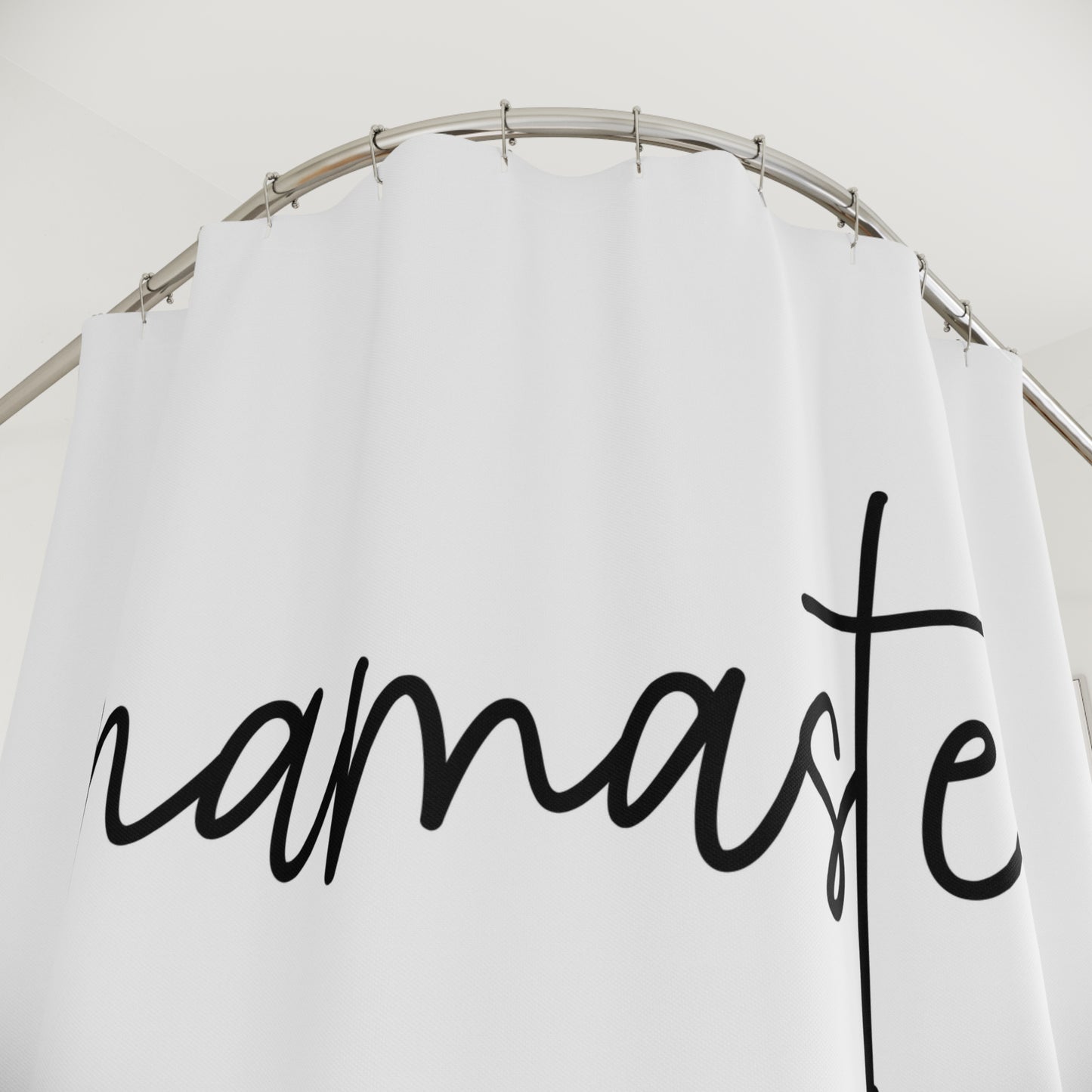 NAMASTE SPRUCH YOGA SCHRIFTZUG • Schöner Duschvorhang 180x200 cm Weiss