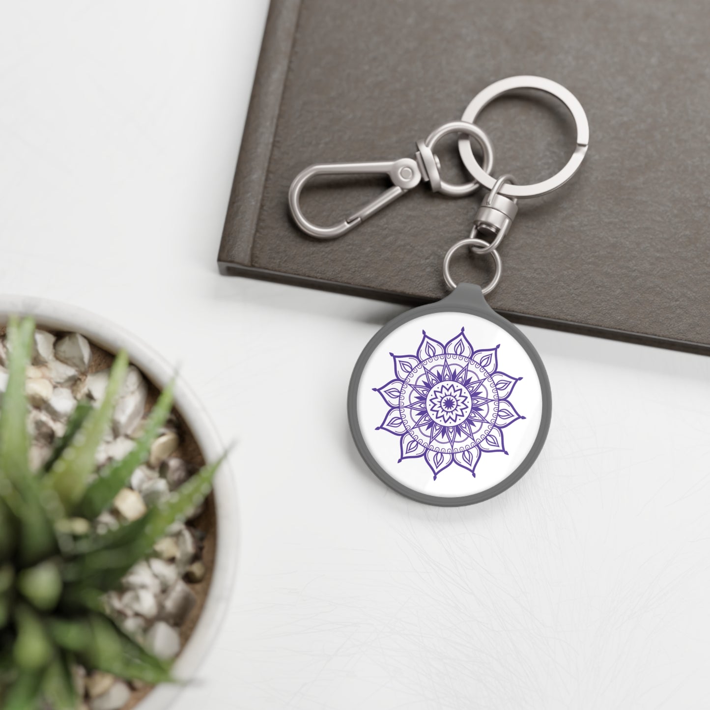 MANDALA BLUME  LILA • Edler Luxus Schlüsselanhänger mit Karabiner für Frauen & Männer