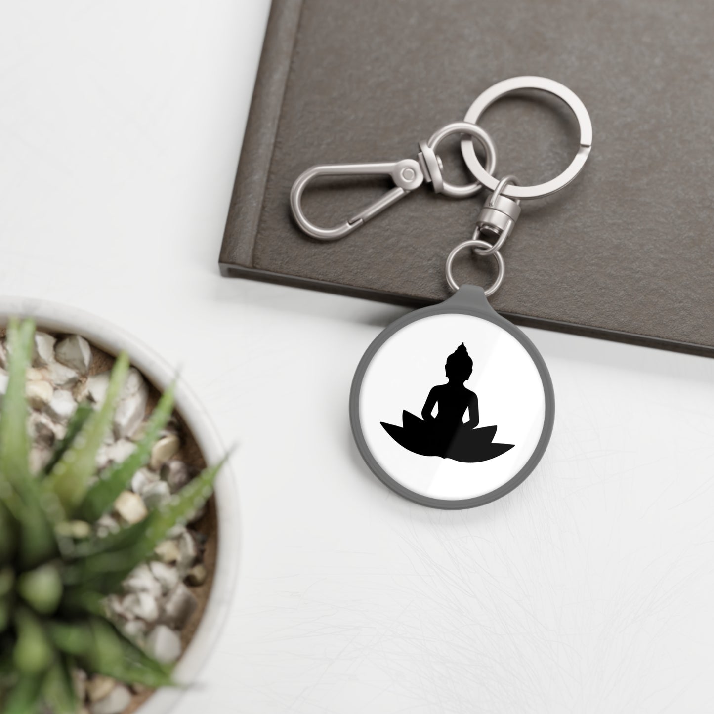 BUDDHA FIGUR IN LOTUSBLÜTE • Edler Luxus Schlüsselanhänger mit Karabiner für Frauen & Männer