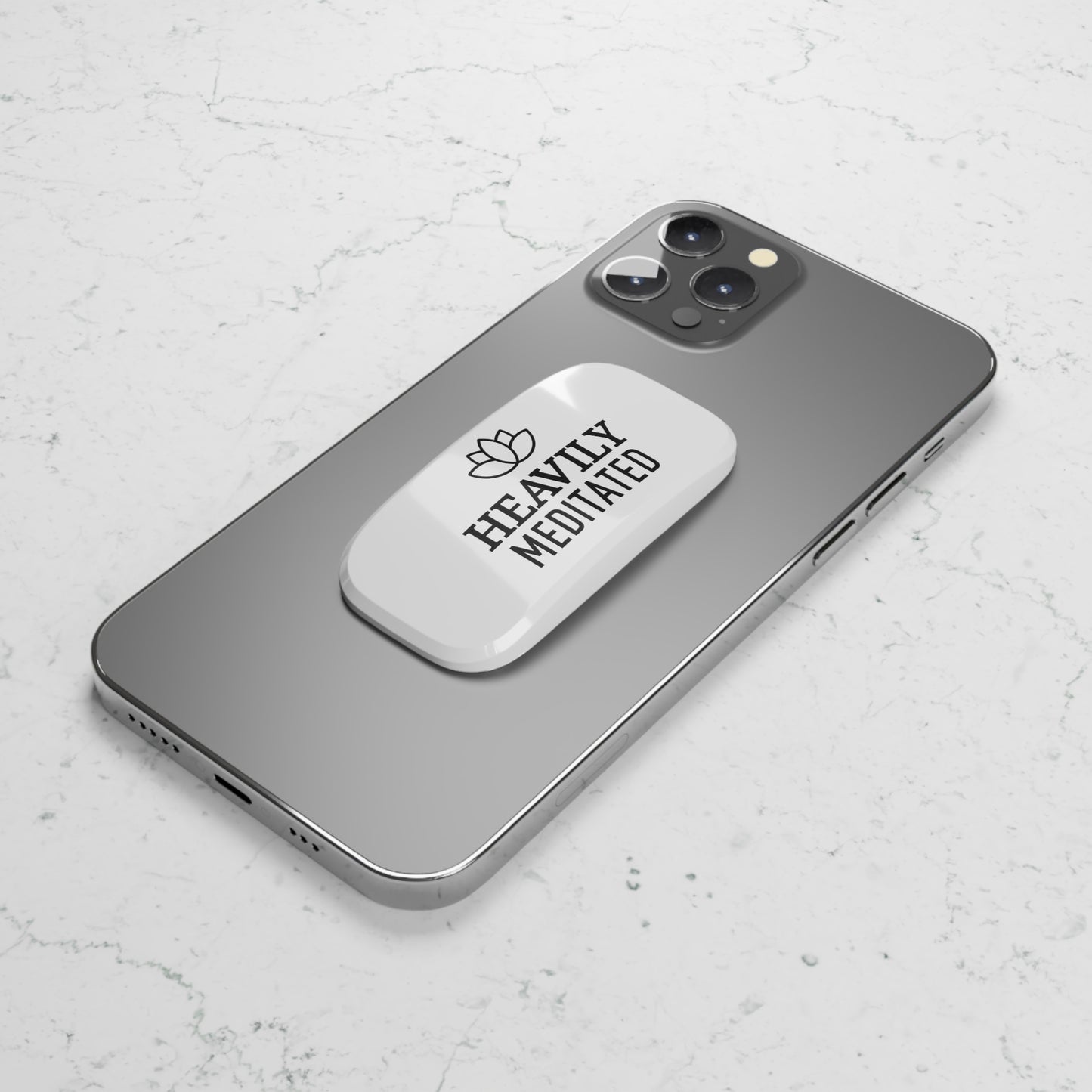HEAVILY MEDITATED • Handyhalter Yoga Spruch Meditations Accessoire • Handy Smartphone Handgriff Halterung, Tischständer – Aufklappbar - YOGA SANTA