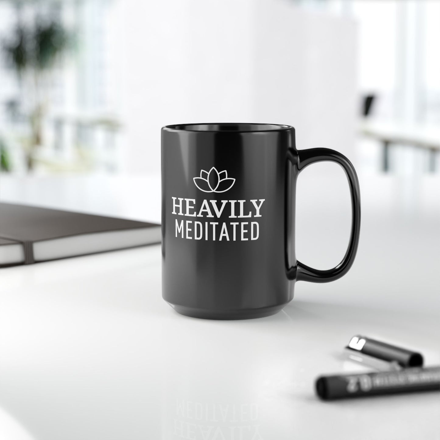 HEAVILY MEDITATED - YOGA SPRUCH HUMOR • 440ml XXL Kaffeebecher