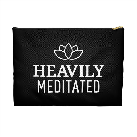 HEAVILY MEDITATED - YOGA SPRUCH • Handtaschen Organizer Flach mit Reißverschluss • Groß & Klein